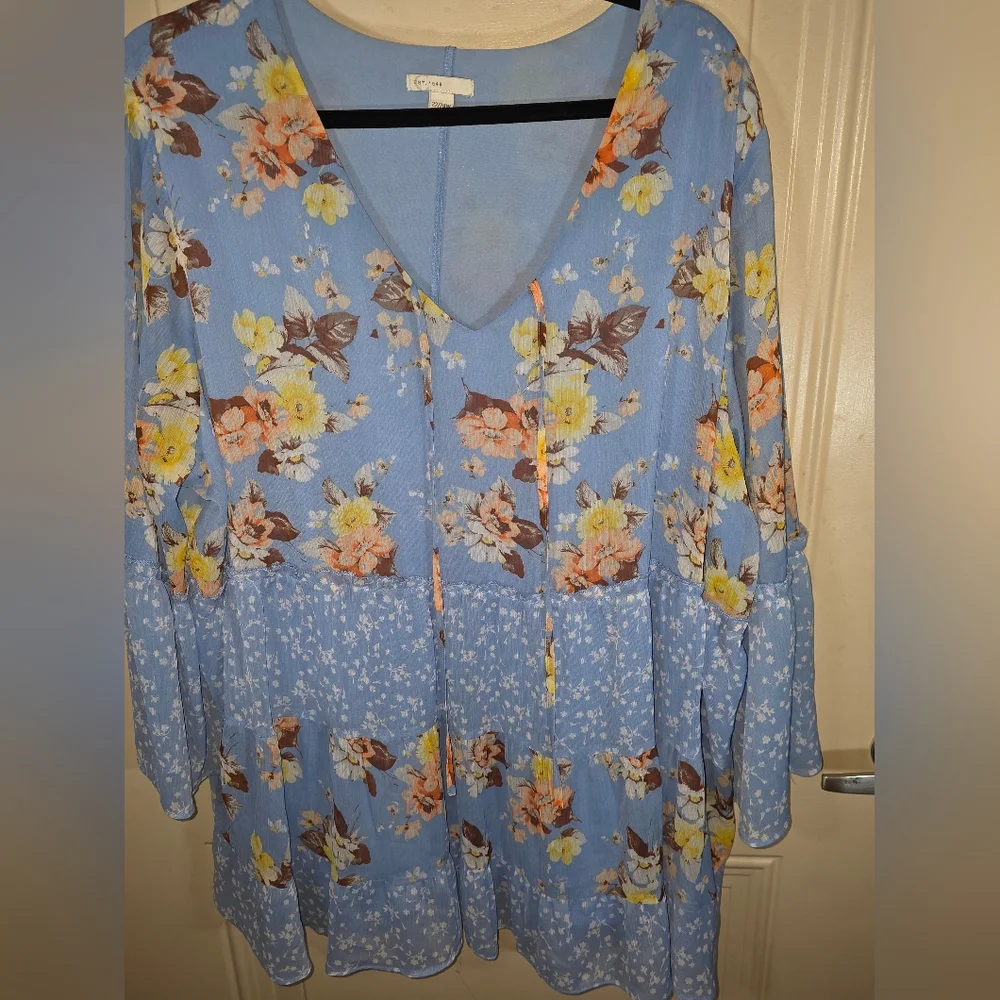 EST 1946 "Cato" Light Blue Floral V-Neck Tiered Peasant Top - Picture 9 of 9